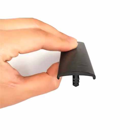 Mesa de móveis de fábrica por atacado Borracha PVC flexível T Edge Banding Trim